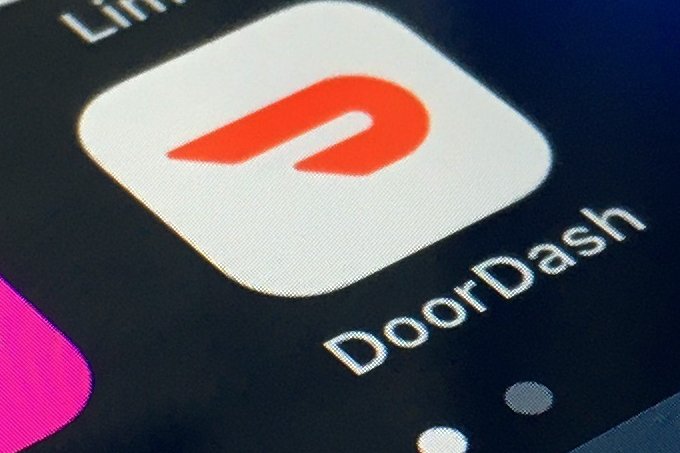스마트폰에 표시된 DoorDash 앱 아이콘