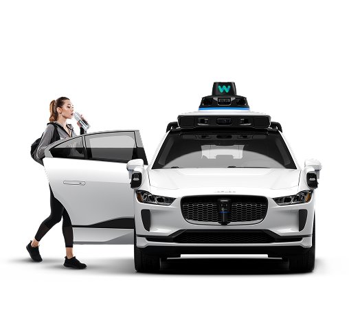 Waymo 자율주행 택시에 탑승하는 승객