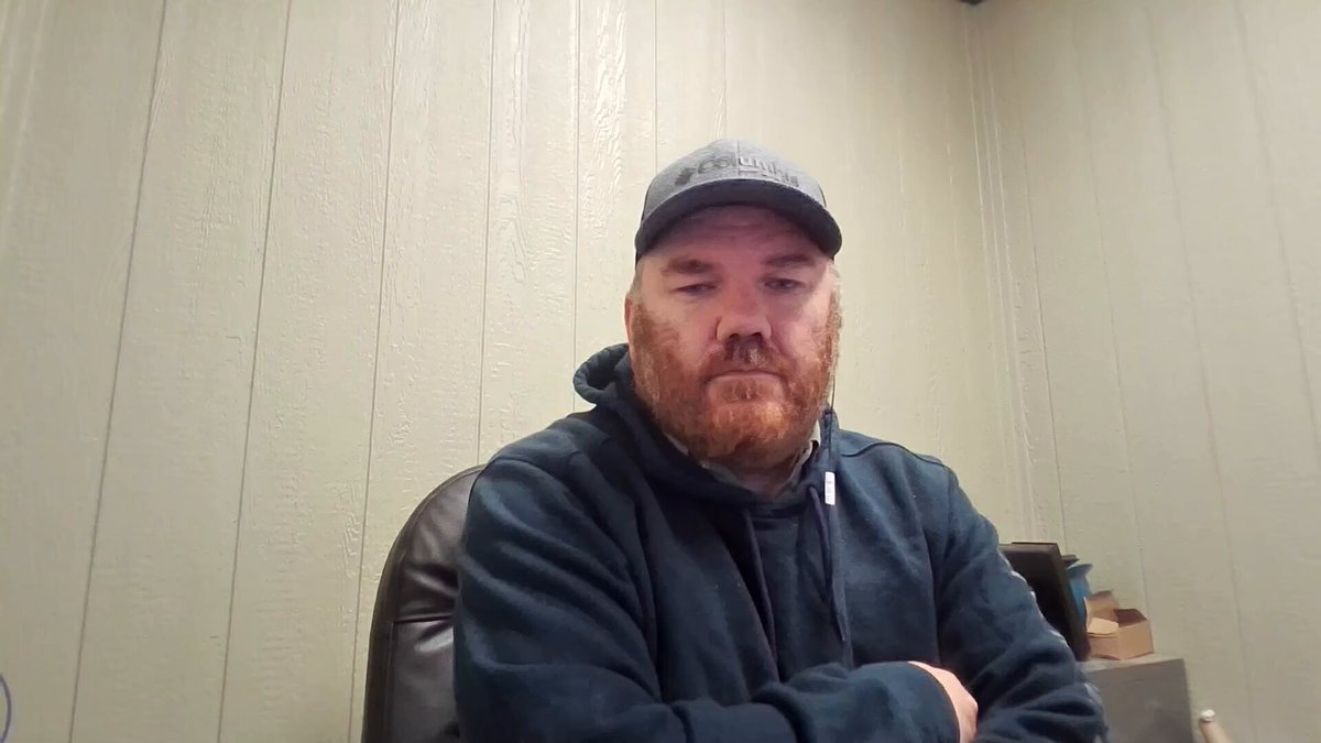 배관 기술자 코리 라찬스가 바이브코딩으로 만든 앱을 설명하는 X 인터뷰 영상 썸네일