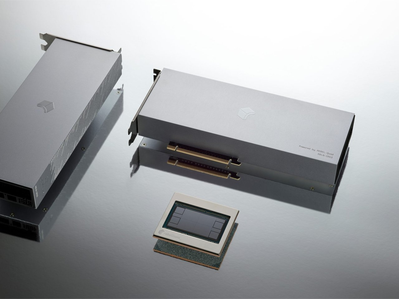 리벨리온 REBEL-Quad AI 칩과 가속기 카드